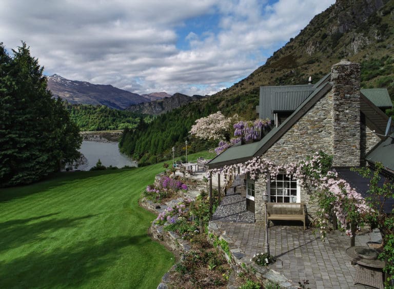 Bed and Breakfast Queenstown NZ Trelawn Place
